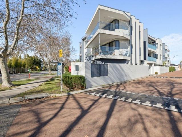 Apartment for sale in Applecross, Western Australia