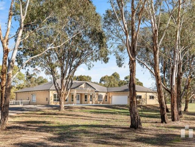 House for sale in Darraweit Guim, Victoria