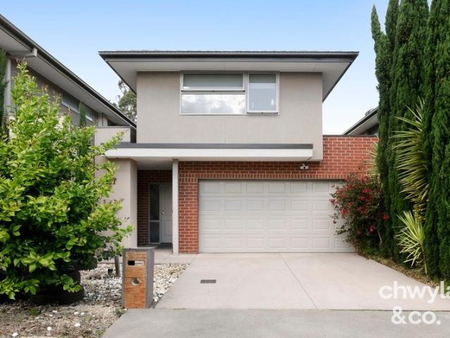 House for sale in Laurimar - Town Centre Estate, Melbourne