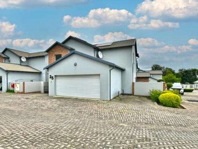 Townhouse for sale in Nooitgedacht, Gauteng