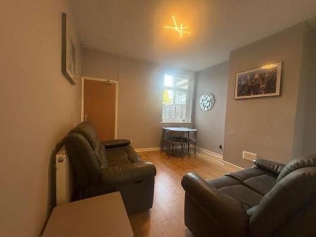 Room for rent in Poolfields, Butterton