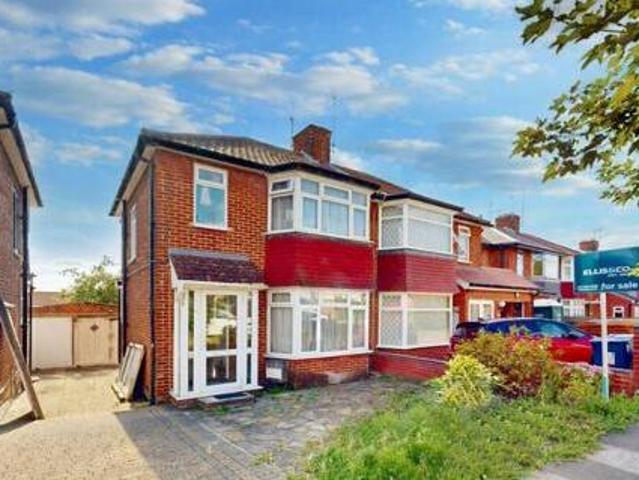 House for sale in Little Stanmore, Greater London