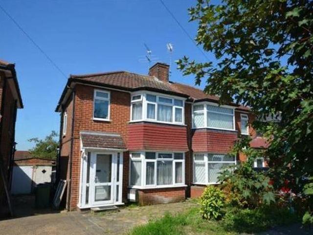 House for sale in Little Stanmore, Greater London