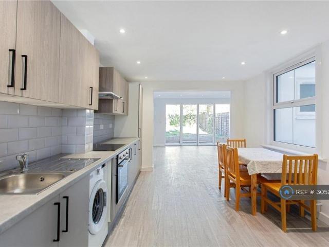 Apartment for rent in Lower Clapton, Greater London