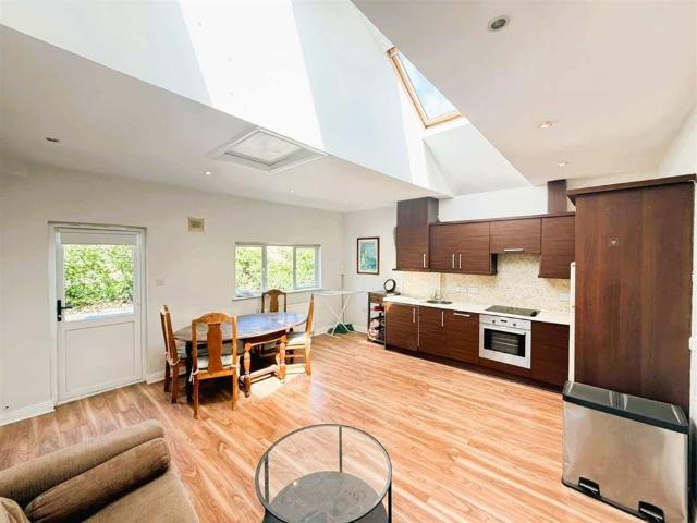 House to rent in Bluebell, North Tipperary
