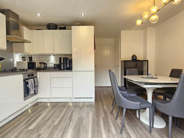 Apartment for rent in Castle Hill, Monks Orchard