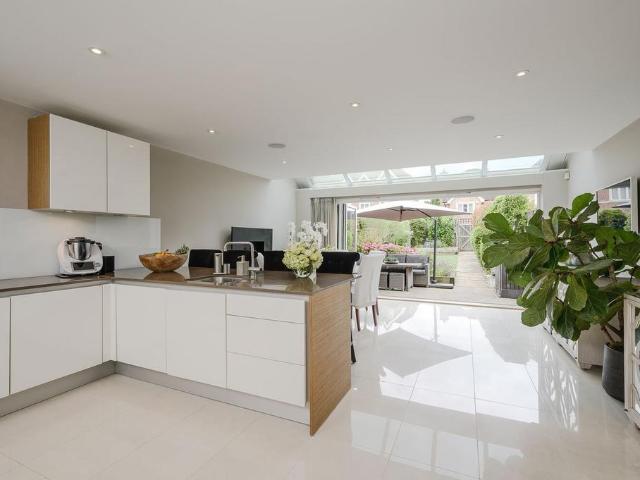 House for rent in Esher, Elmbridge