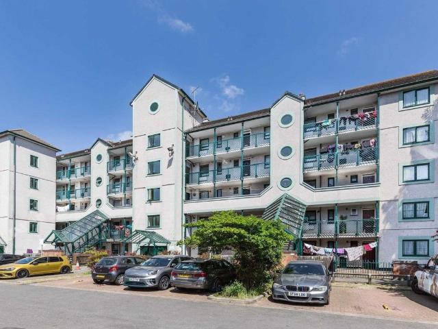 Apartment for rent in Burdett Estate, Limehouse