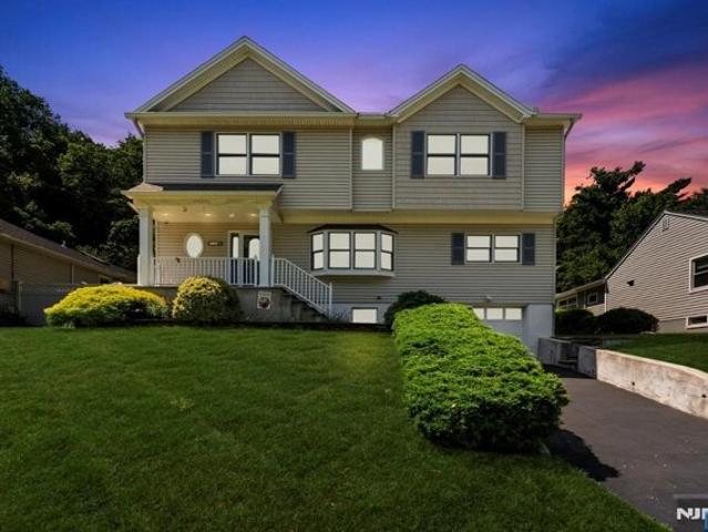 House for sale in Clifton