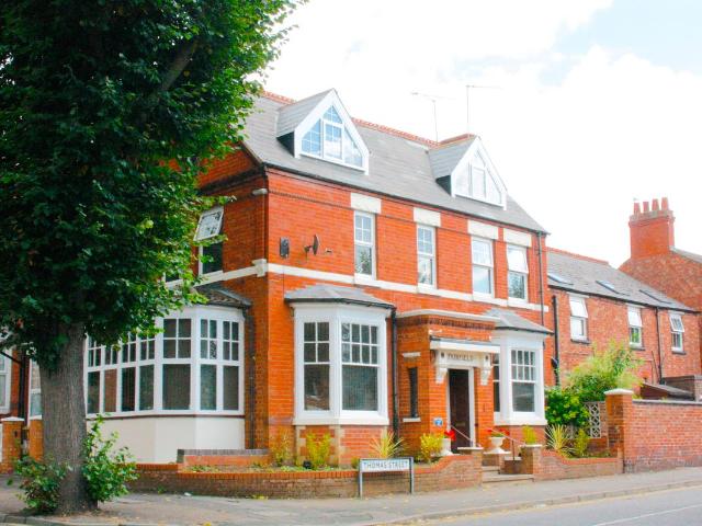 Room for rent in Burrow's Bush, Wellingborough