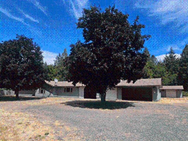 House for sale in Josephine County, Oregon