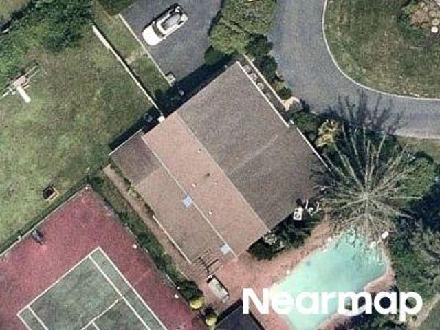 House for sale in Bay Shore, New York