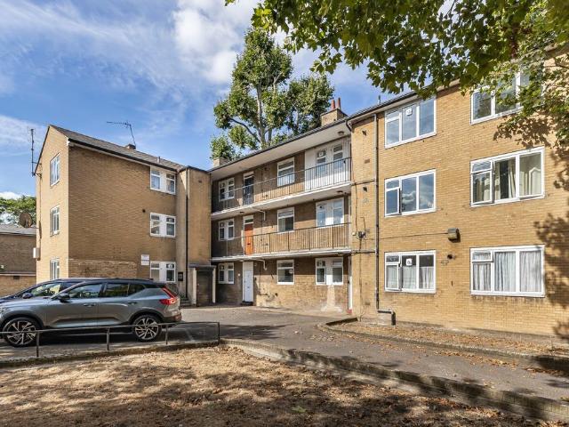 House for rent in Poplar Grove, Greater London