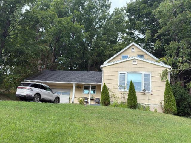 House for sale in Jamesville, New York