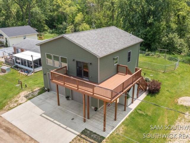 House for sale in Stanton