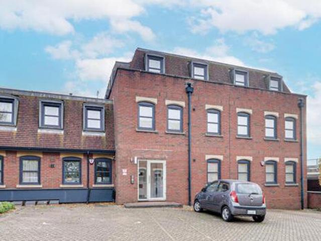 House for sale in Hatching Green, Five Acres