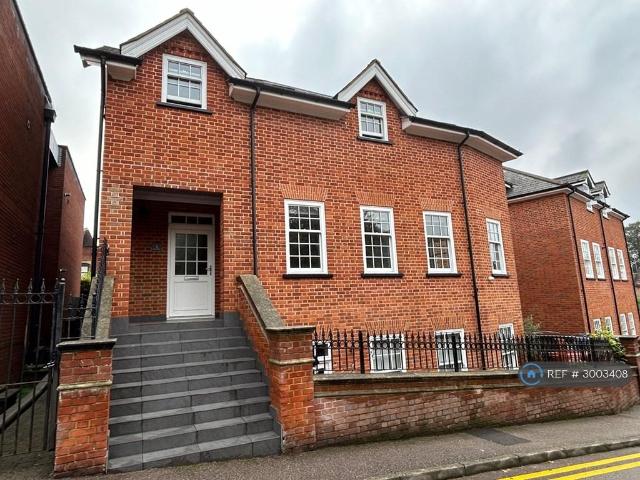 House for rent in Hatching Green, Five Acres