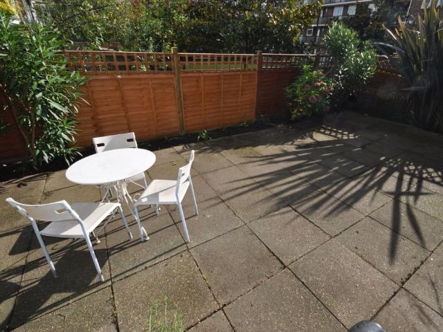 Apartment for rent in Windsor Terrace Estate, Greater London