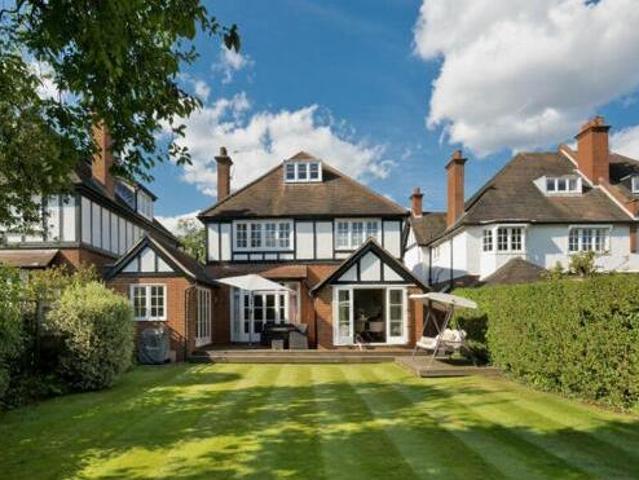 House for sale in Thames Ditton