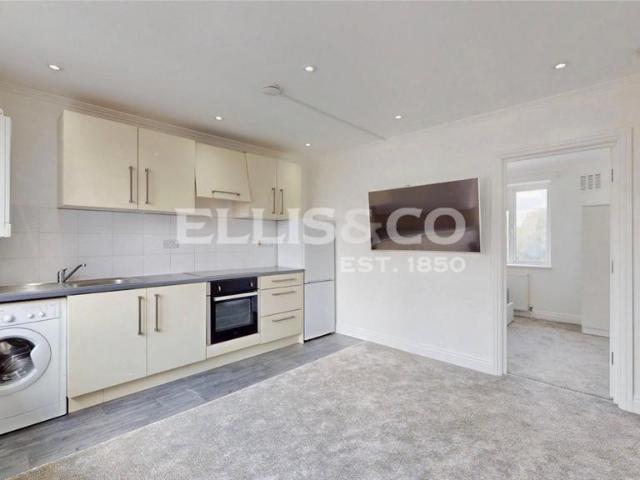Apartment for rent in London Borough of Ealing, Greater London