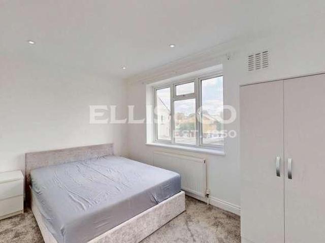Apartment for rent in London Borough of Ealing, Greater London