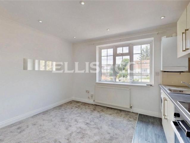 Apartment for rent in London Borough of Ealing, Greater London