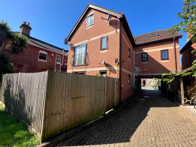 Apartment for rent in Hill, City Of Southampton