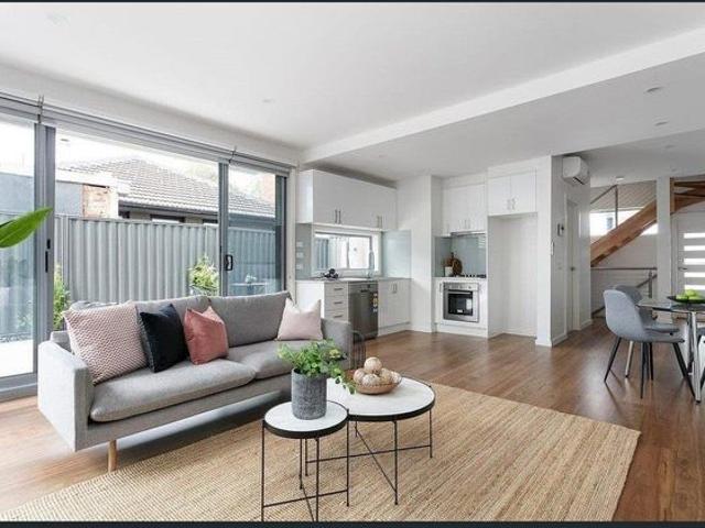 Townhouse for rent in Camerons Creek, Victoria