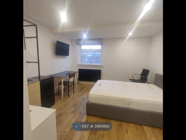 Studio for rent in Hendon, Greater London
