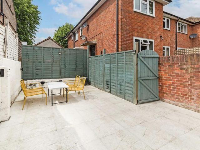 Apartment for rent in London Borough of Hounslow, Greater London