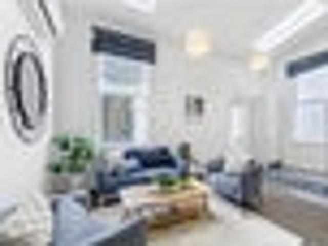 Townhouse for rent in Thorndon
