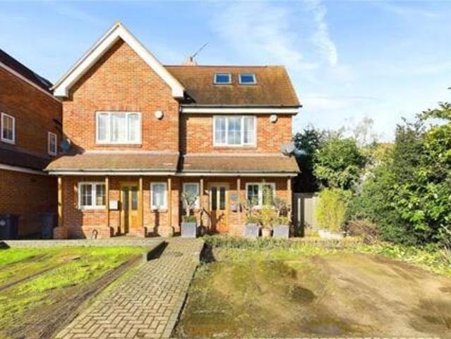 House for sale in Heol-las, Surrey