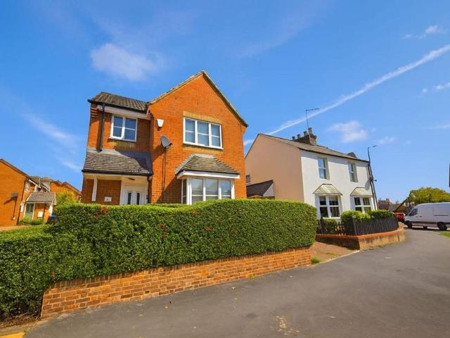 House for rent in Pouchen End, Hertfordshire