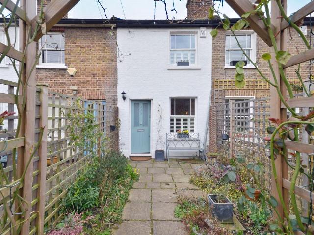 House for rent in Mortlake, Greater London
