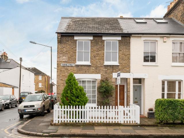 House for rent in Mortlake, Greater London