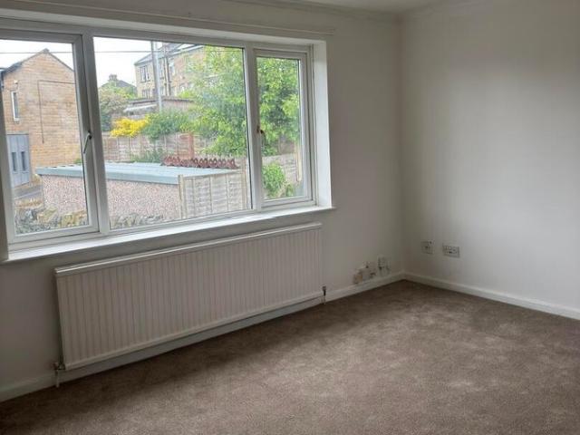 House for rent in Rastrick, West Yorkshire