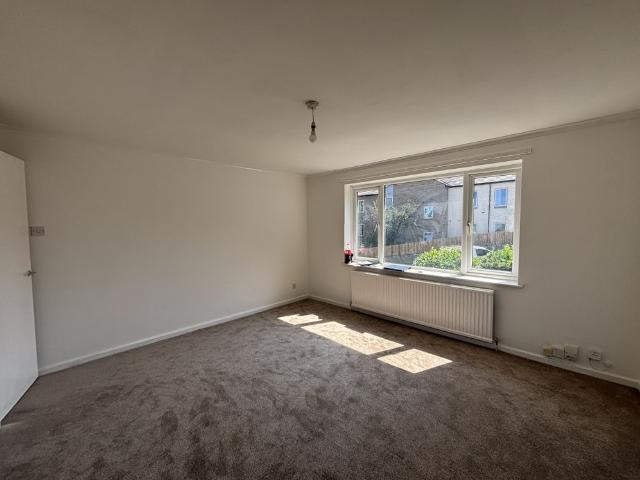 Apartment for rent in Rastrick, Calderdale