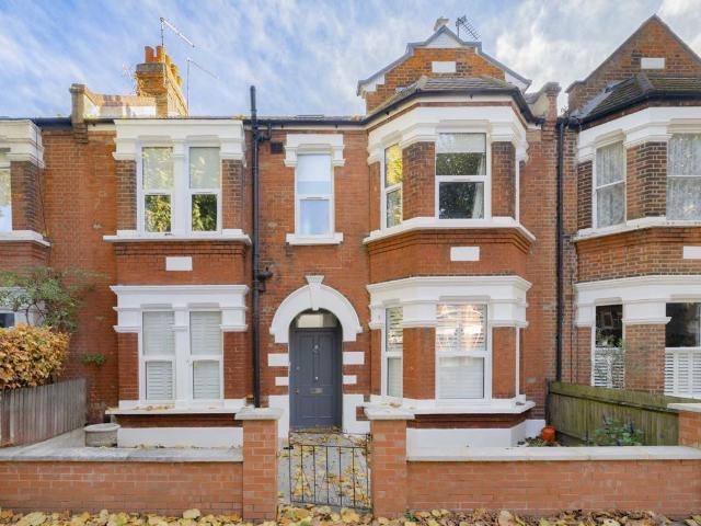 Apartment for rent in London Borough of Hounslow, Strand