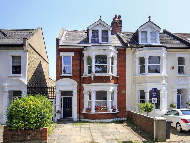 Studio for rent in London Borough of Hounslow, Strand