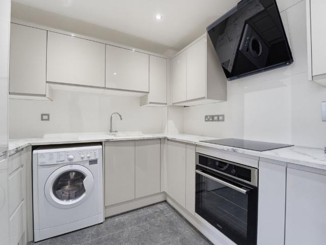 Apartment for rent in Harmondsworth, Greater London