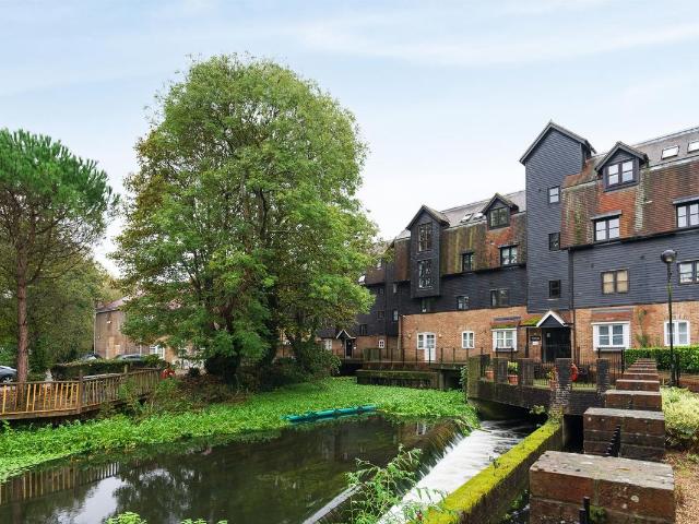 House for rent in London Borough of Hillingdon, Greater London