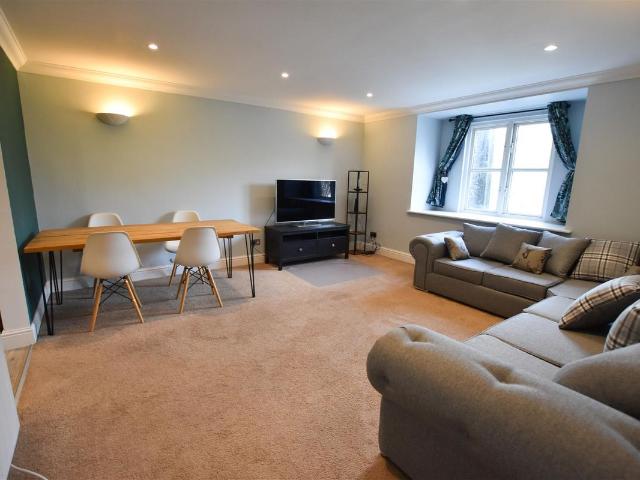 Apartment for rent in Harmondsworth, Isle Of Man