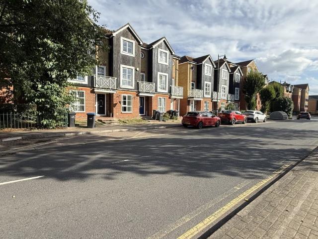 House for rent in Enfield Island Village, Greater London
