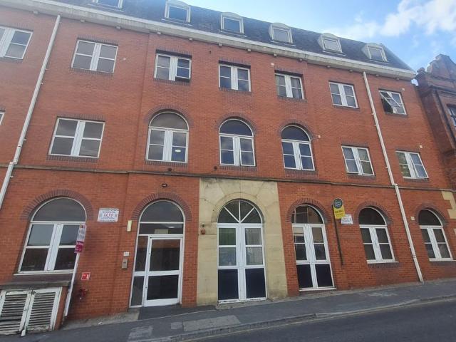 House for rent in Belle Isle, West Yorkshire