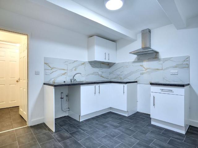 Apartment for rent in Ringlestone, Midway