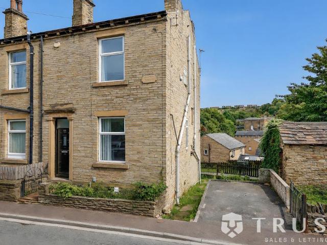 House for rent in Rastrick, Calderdale
