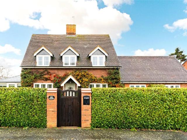 House for rent in Thornborough, Buckinghamshire