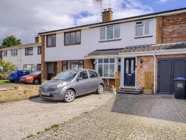 House for sale in Green Close, Warwickshire