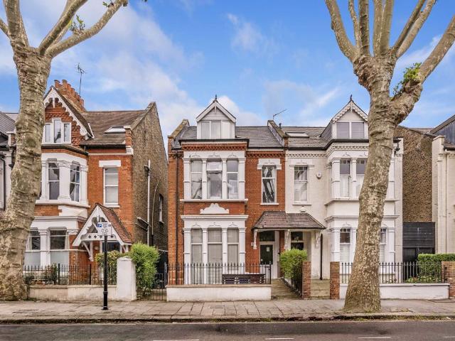 Studio for rent in London Borough of Hounslow, Greater London