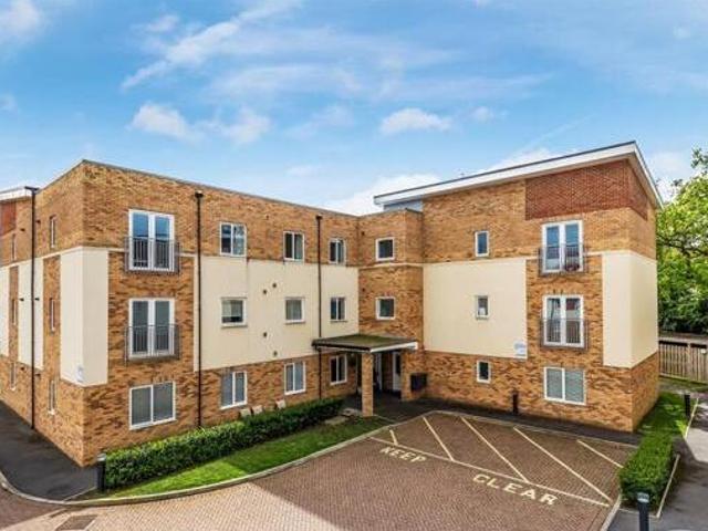 House for sale in Pachesham Park, Surrey